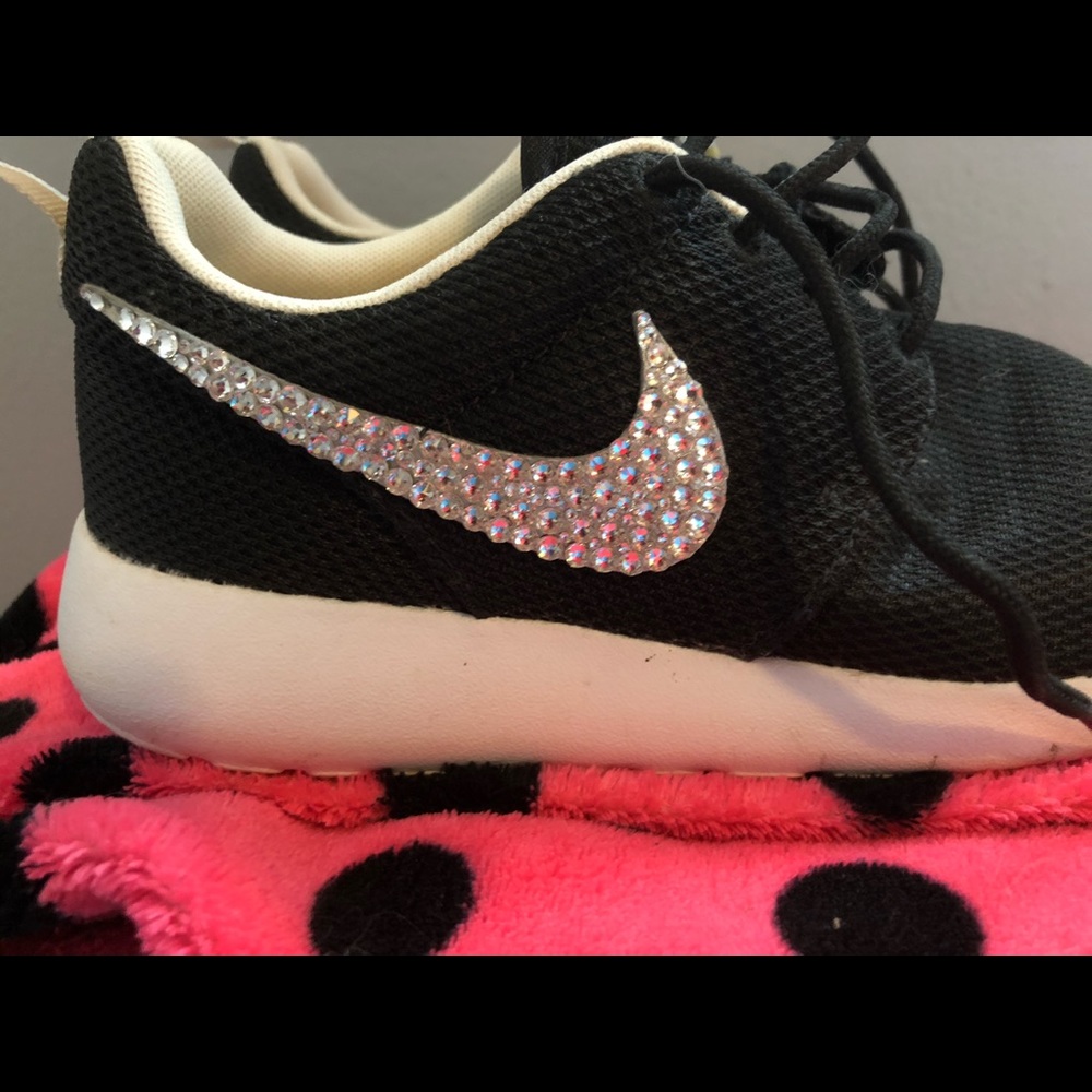 Clear crystal embellished black Nike Roshe Sneaker - Picture 3 of 5